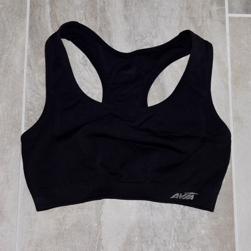 Black sports bra